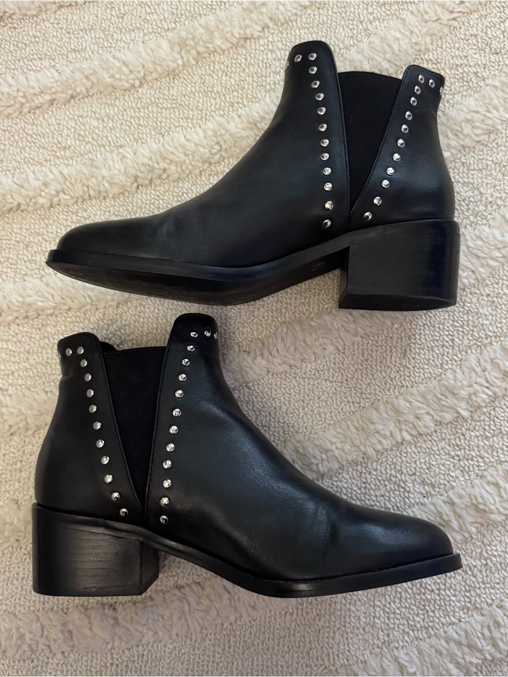 Steve Madden Black Studded Ankle Booties Women’s Block Heel Chelsea Boots 6.5